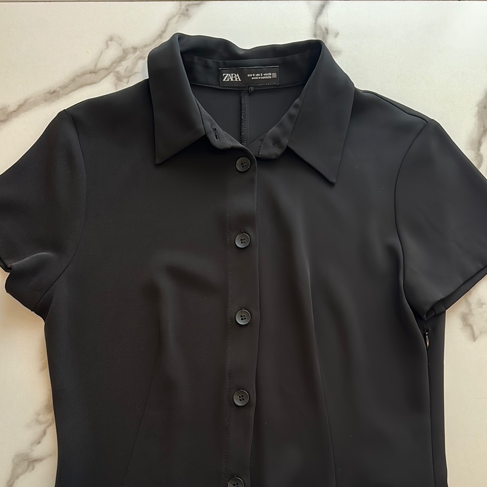 Zara Black Fitted Button Down Shirt with Notched Collar